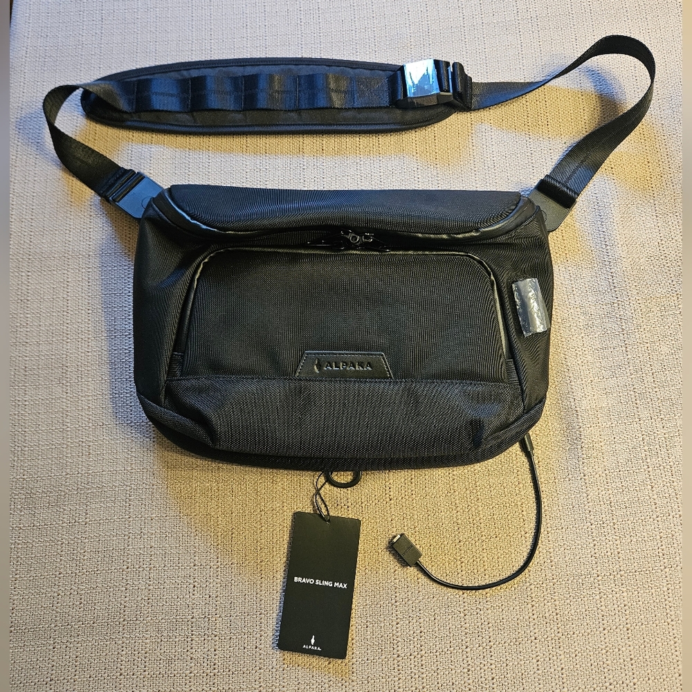 SOLD Alpaka Bravo Sling Max Black EDC Laptop Bag NWT